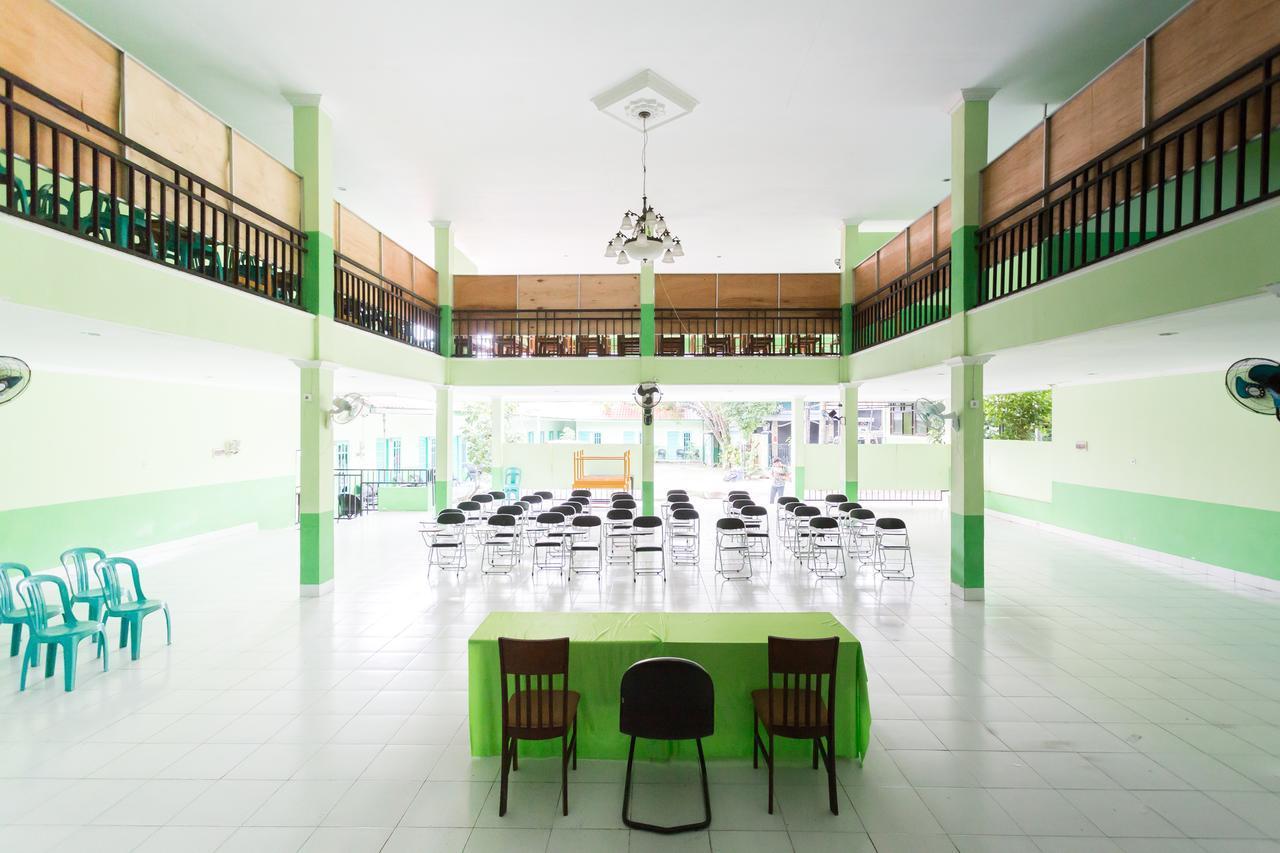 OYO 754 Nur Aziziah Guest House Syariah Balikpapan  Bagian luar foto